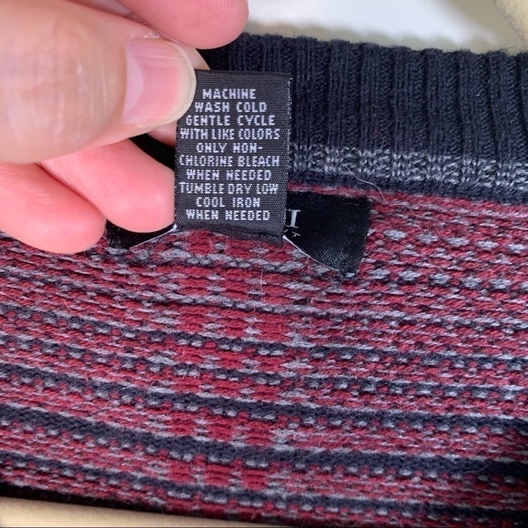 Alfani men’s Regular Fit cotton v-neck sweater maroon and gray large - Picture 7 of 8